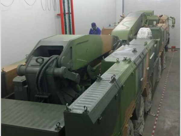 軍工裝備噴漆房.jpg 噴漆房